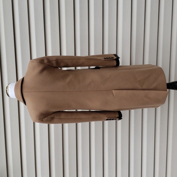 BURBERRY LAMBSKIN TRIM WOOL CASHMERE BLEND TAILORED TRENCH COAT IN CAMEL - Picture 6 of 14